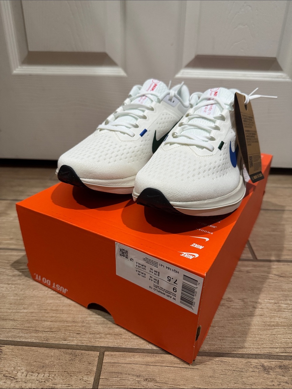 Nike Women Air WinFlo 10 Shoes (Size: 9)